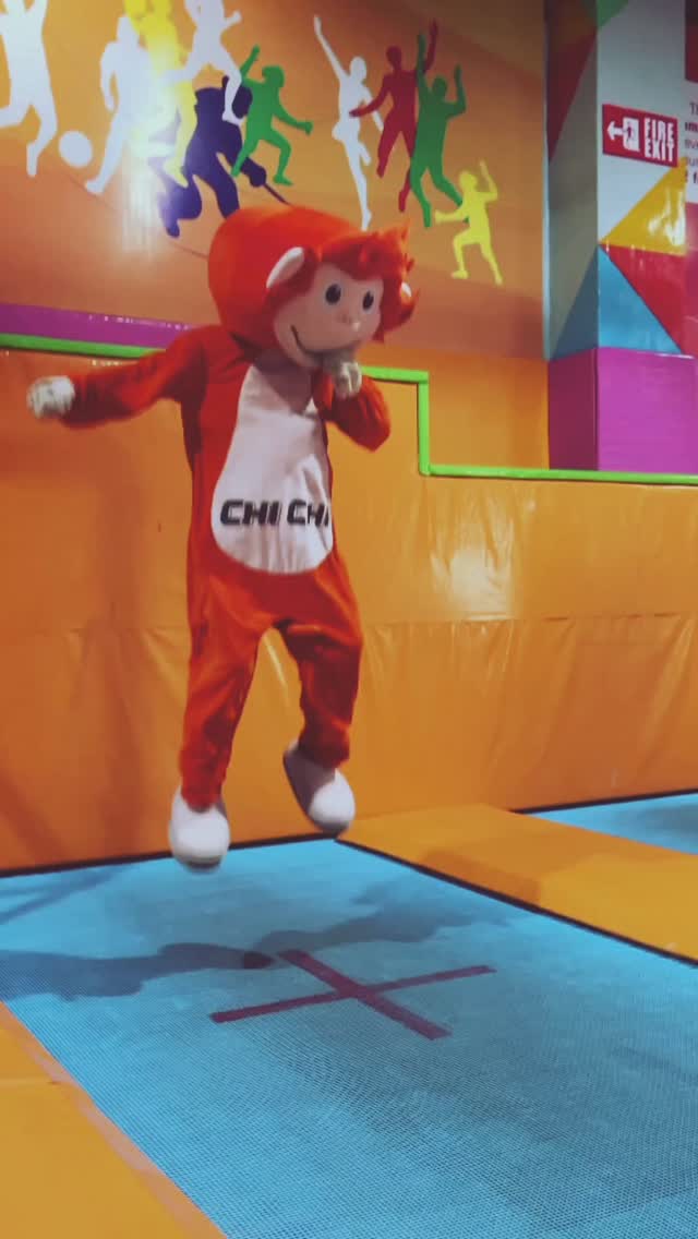 Chi Chi nu nach len dee... 😍 #skyjumpertrampolinepark #chandigarh #jumping #enjoyeverymoment